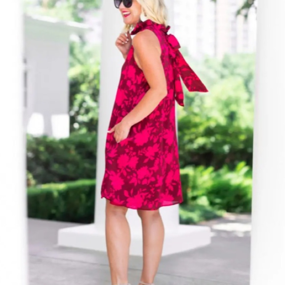 NWT Ruffle neck tie back dress from Gibson red pink floral L